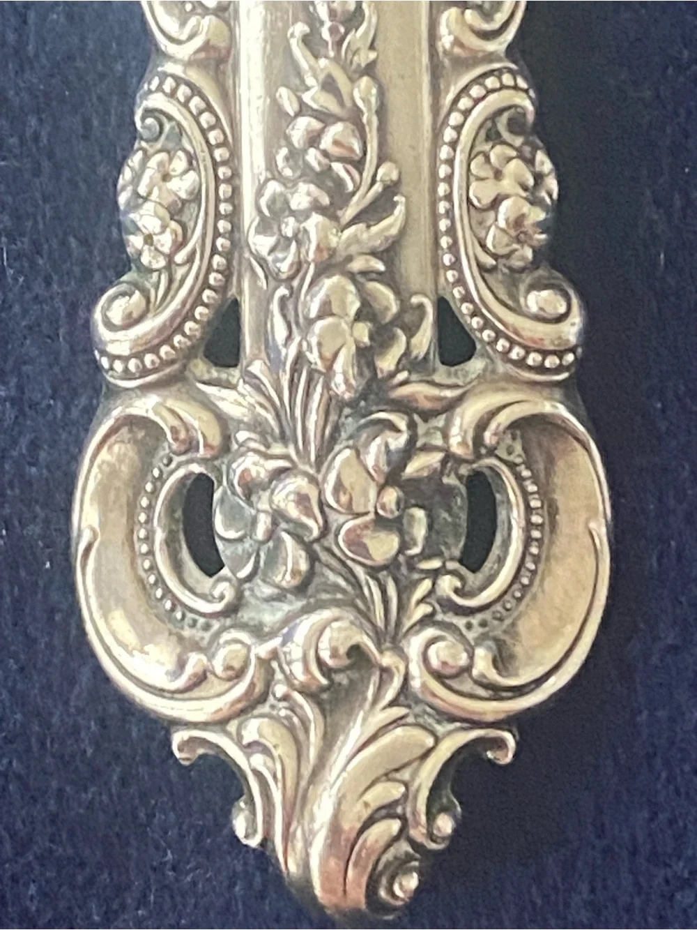 Vintage Grande Baroque tomato server spoon 8 1/4 inches